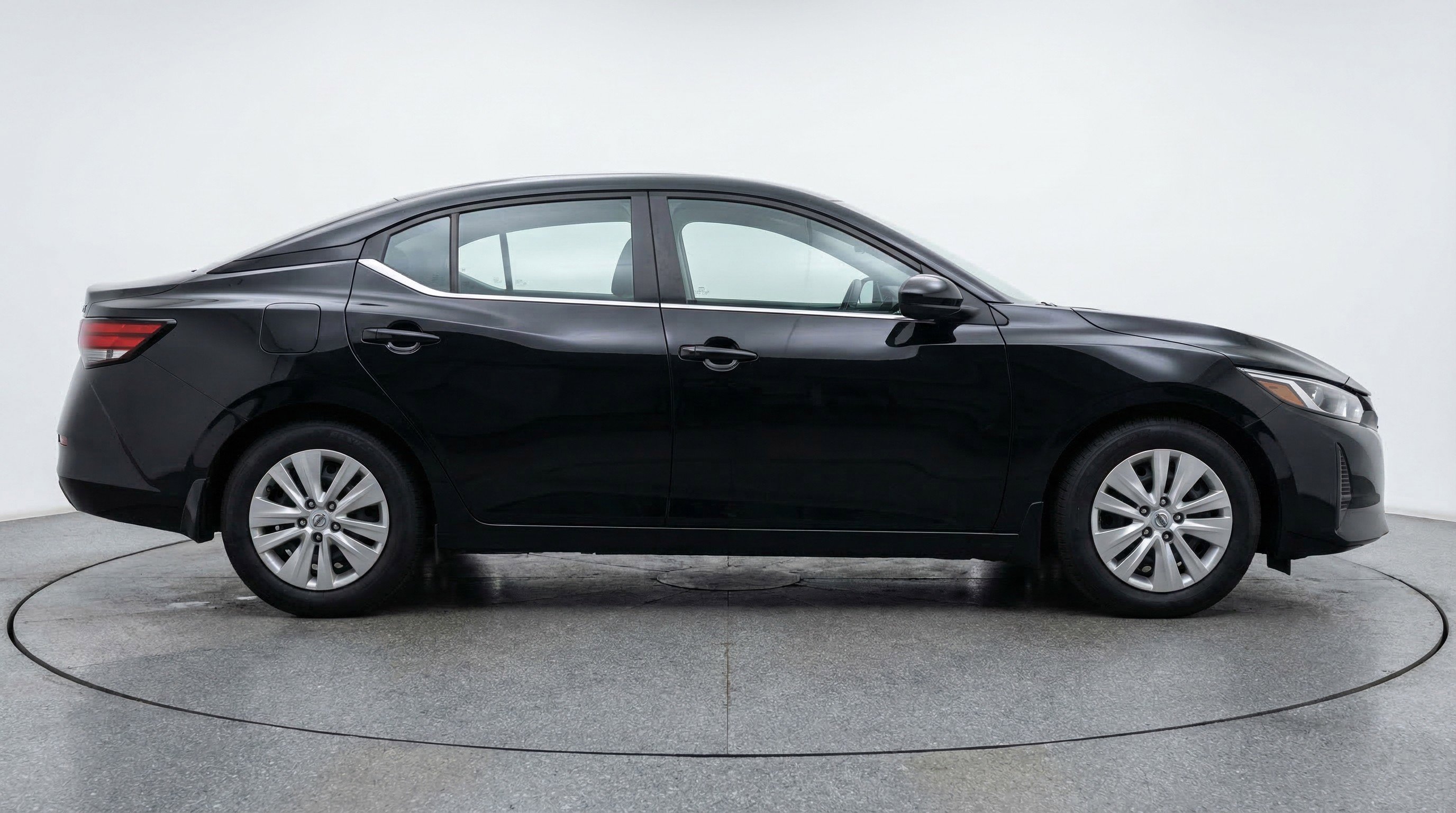 Used 2025 Nissan Sentra S image 11