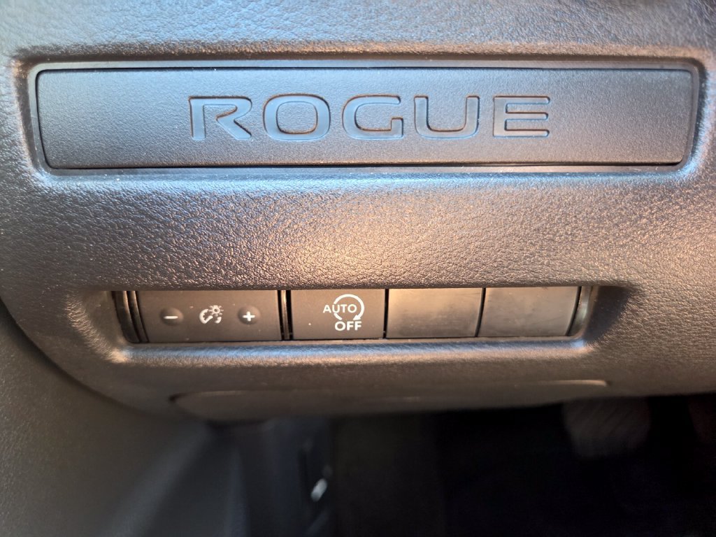 Used 2026 Nissan Rogue S FWD image 12
