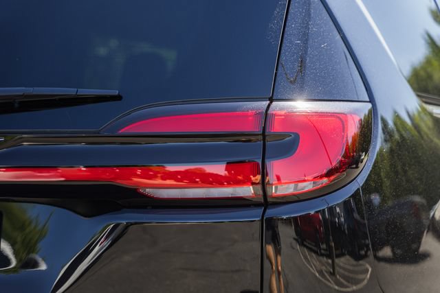 New 2027 Chrysler Pacifica Select FWD image 8