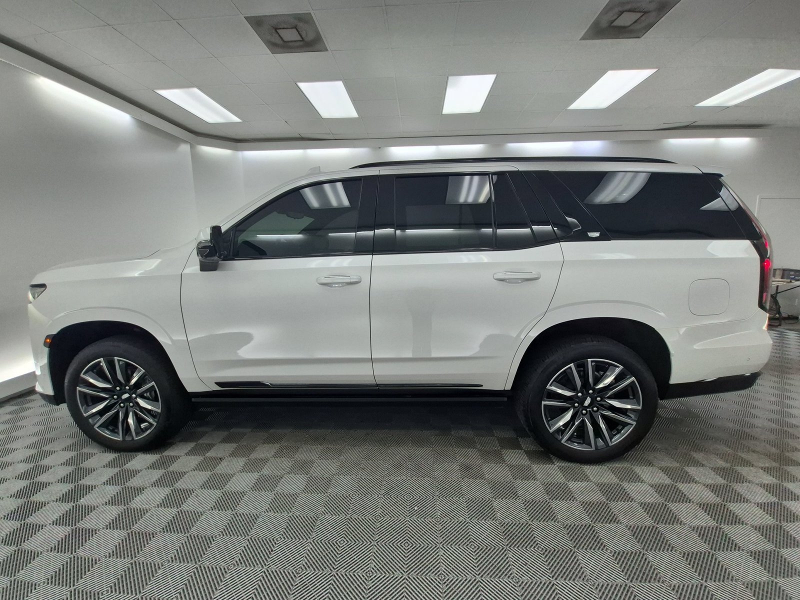 Used 2024 Cadillac Escalade Sport Platinum AWD/4WD video 2