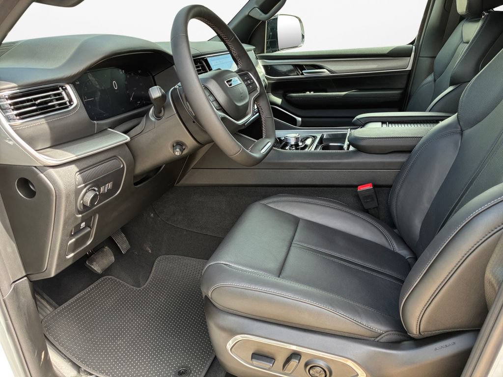 New 2026 Jeep Grand Wagoneer L Limited AWD/4WD image 19