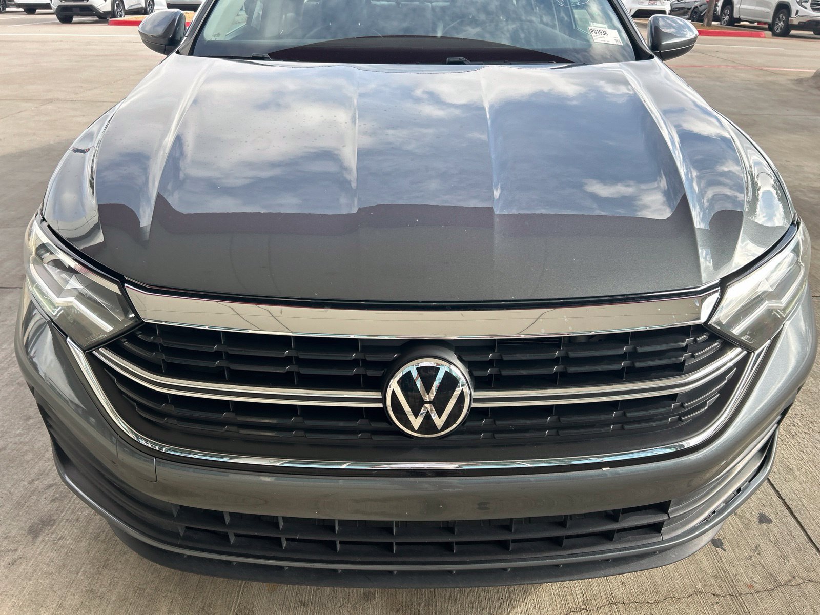 Used 2024 Volkswagen Jetta SE FWD image 2