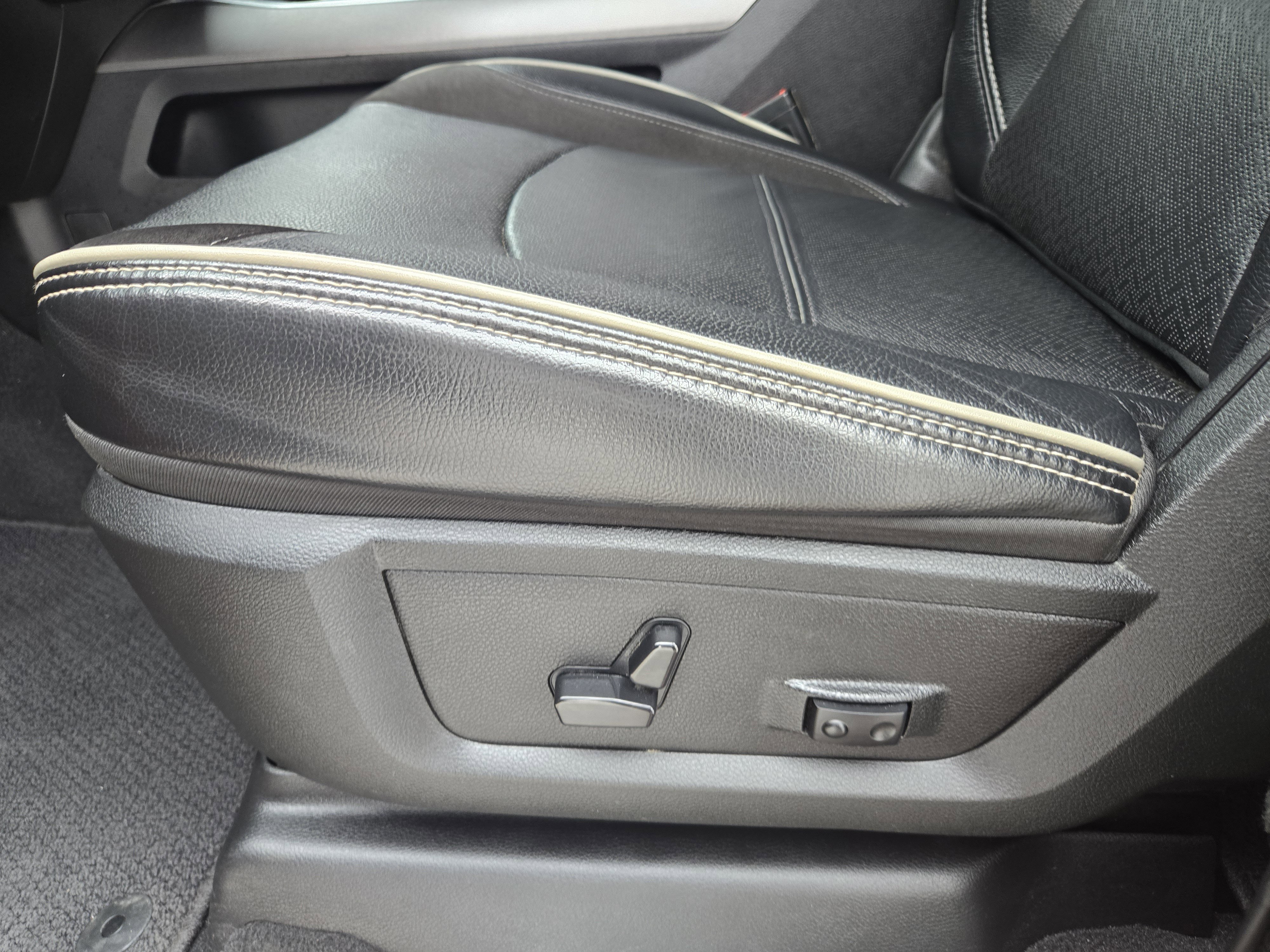 Used 2024 RAM 2500 Laramie w/ Night Edition image 28