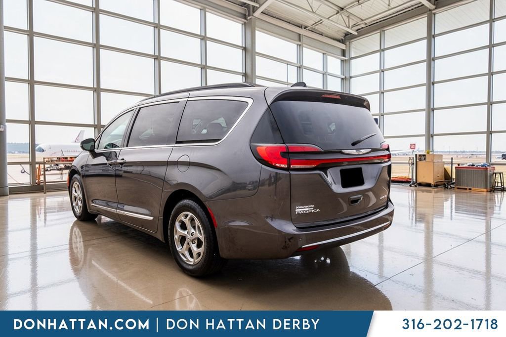 Used 2023 Chrysler Pacifica Limited image 30