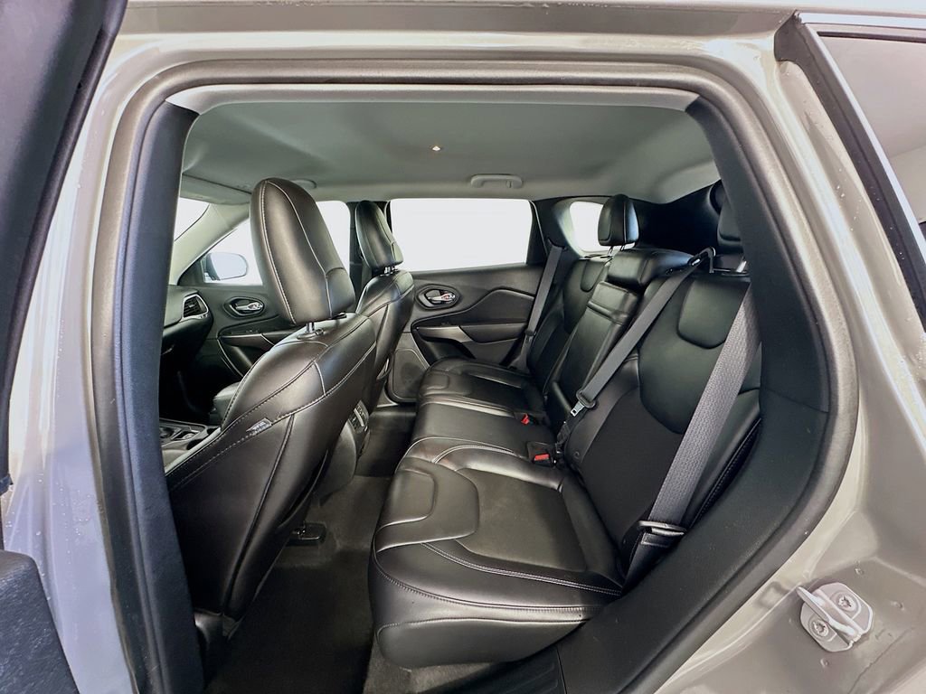 Used 2019 Jeep Cherokee Latitude Plus w/ Cold Weather Group image 23