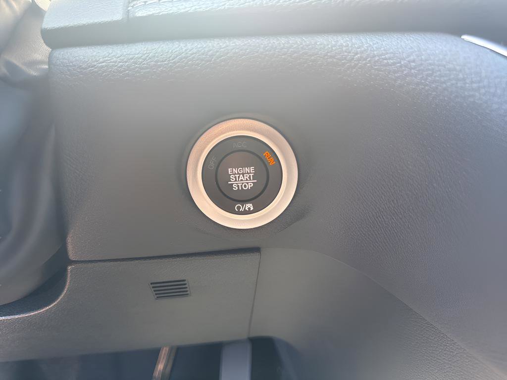 New 2026 Chrysler Pacifica Select FWD image 16