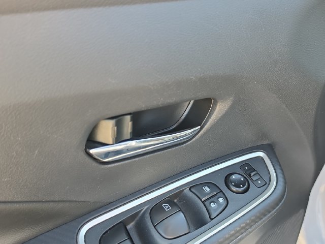 Certified 2025 Nissan Versa SR FWD image 18