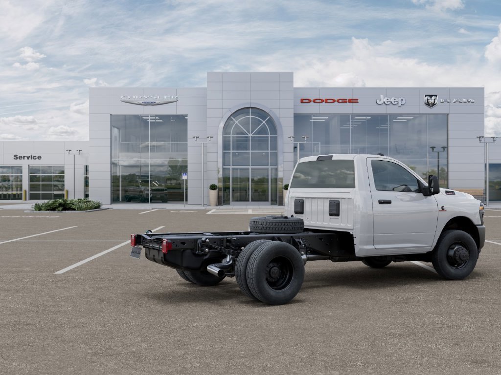 New 2026 RAM 3500 Tradesman AWD/4WD image 4