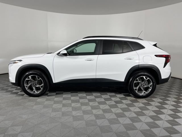 Used 2024 Chevrolet Trax LT w/ Driver Confidence Package FWD image 7