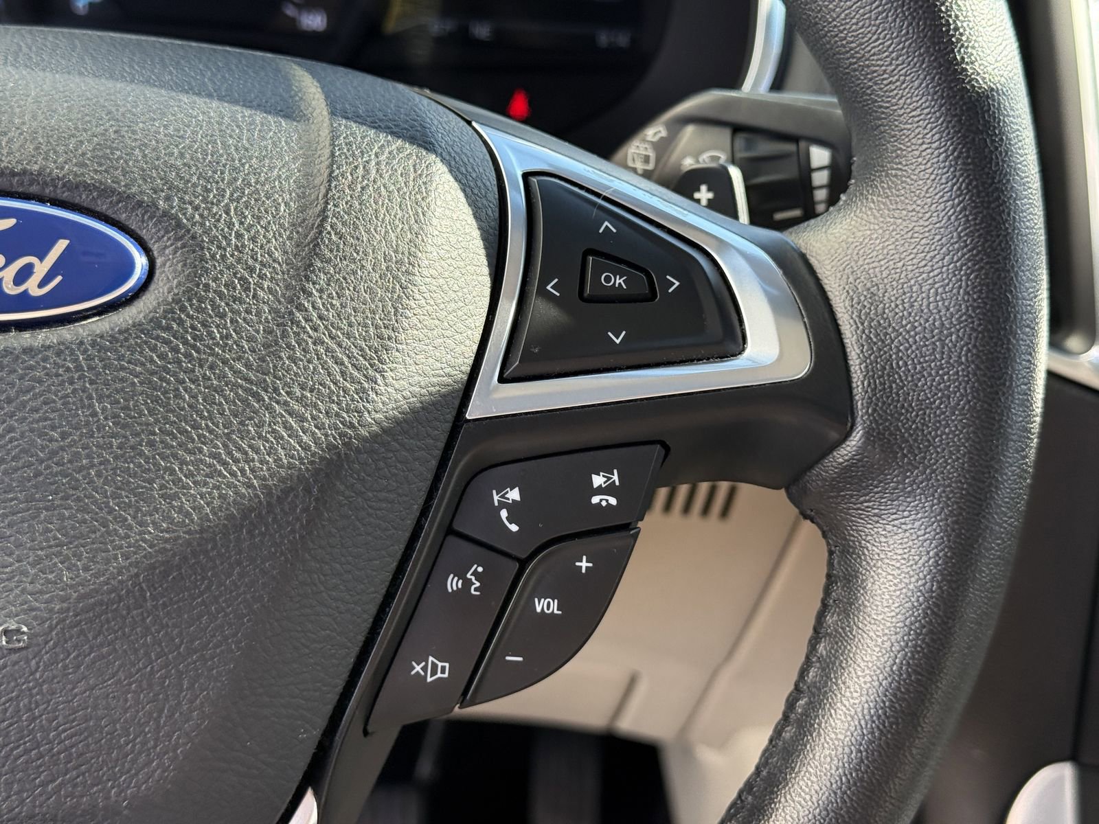 Used 2017 Ford Edge Titanium w/ Equipment Group 302A image 28