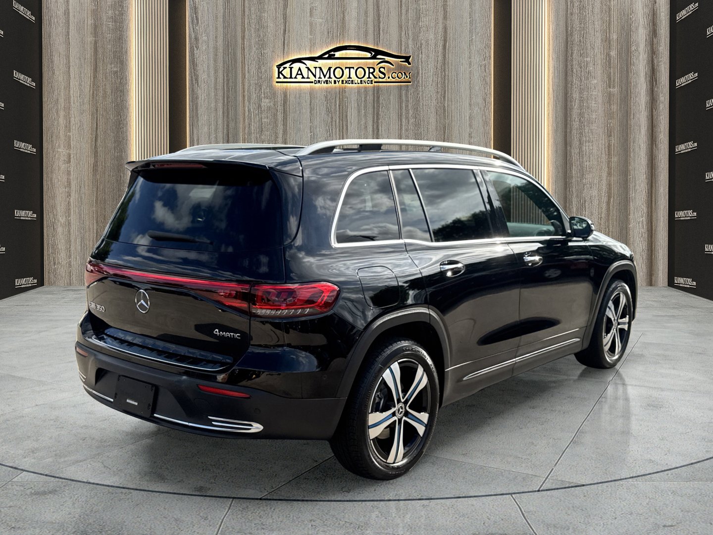 Used 2023 Mercedes-Benz EQB 350 4MATIC SUV w/ Exclusive Package image 7