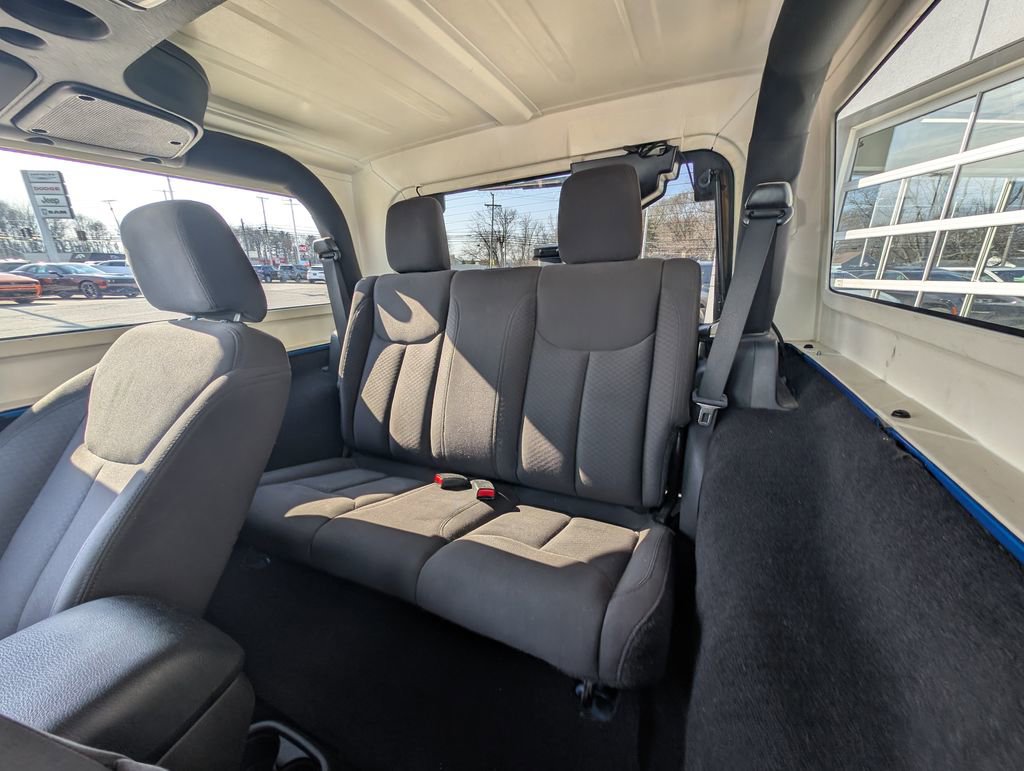 Used 2015 Jeep Wrangler Sport image 16