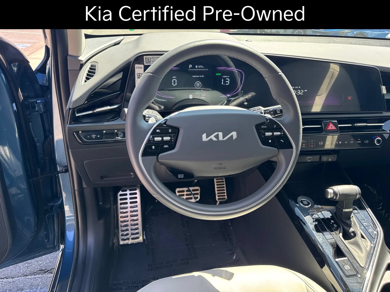 Certified 2025 Kia Niro EX Touring FWD image 18