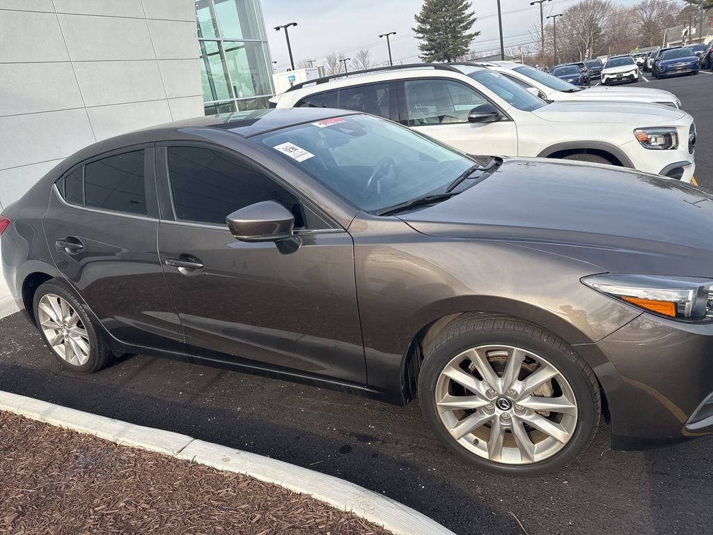 Used 2017 MAZDA MAZDA3 Touring image 2