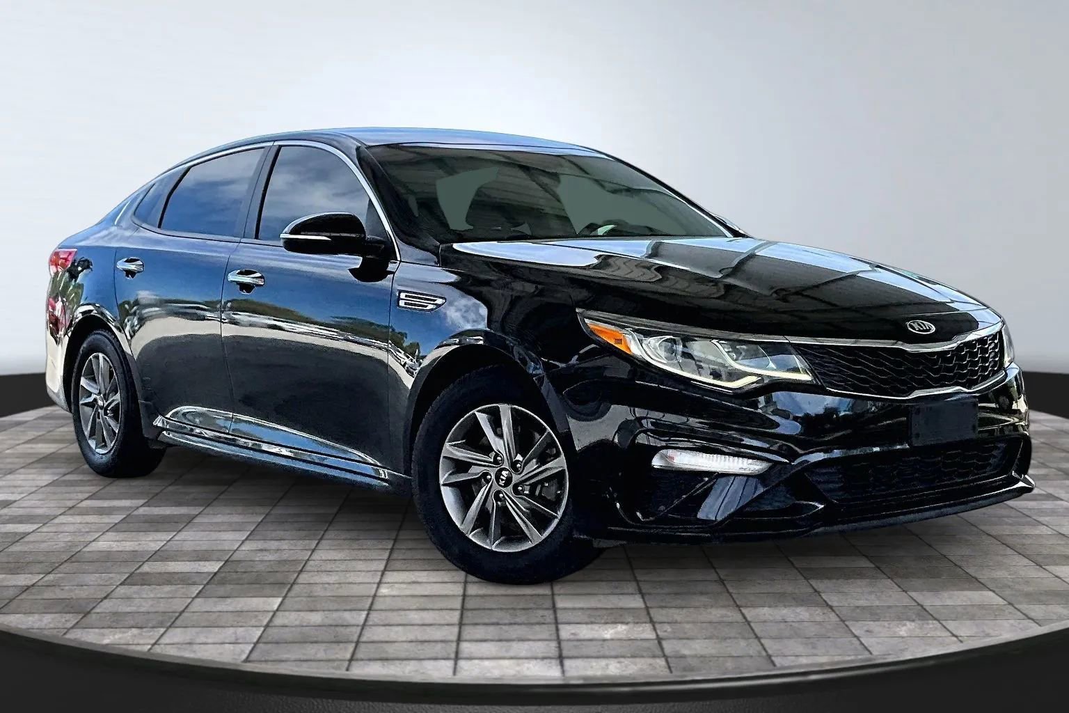 Used 2020 Kia Optima LX FWD image 3