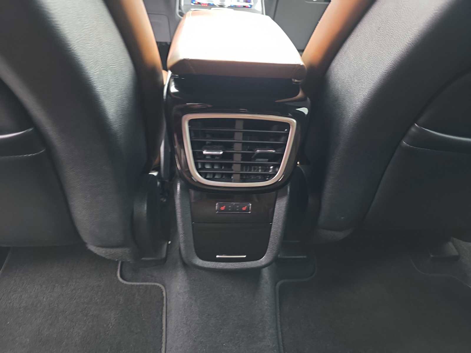 Used 2023 Lincoln Nautilus Reserve w/ Equipment Group 201A image 22