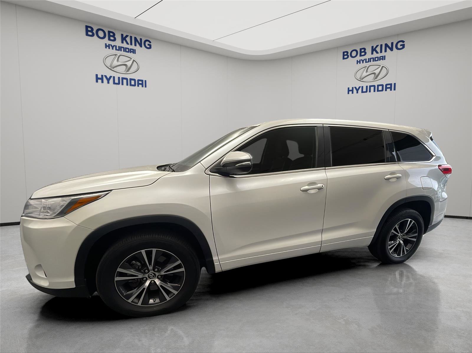 Used 2017 Toyota Highlander Plus