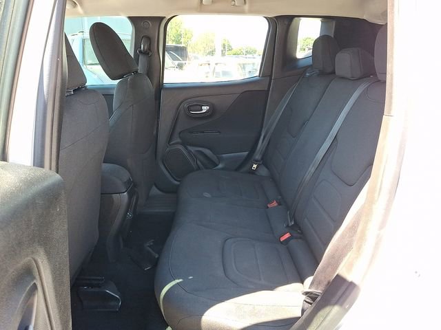 Used 2021 Jeep Renegade Latitude FWD image 8
