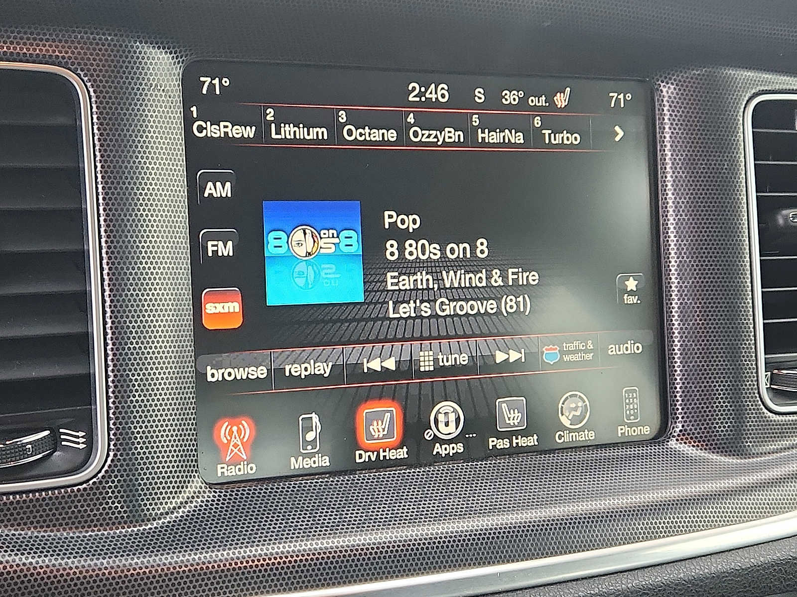 Used 2016 Dodge Charger SXT image 17