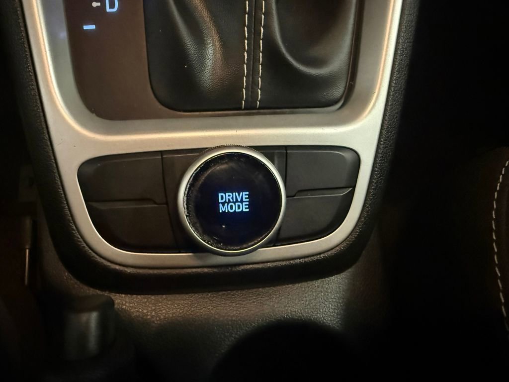 Certified 2022 Hyundai Venue SEL image 38