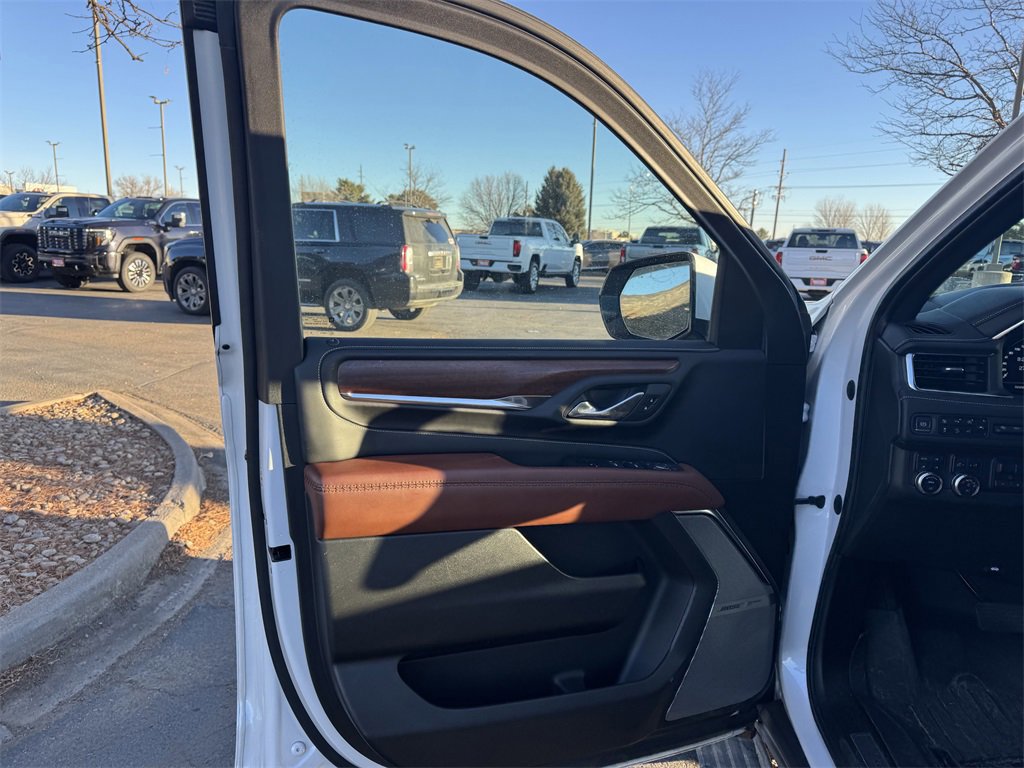 Used 2023 GMC Yukon Denali Ultimate image 6