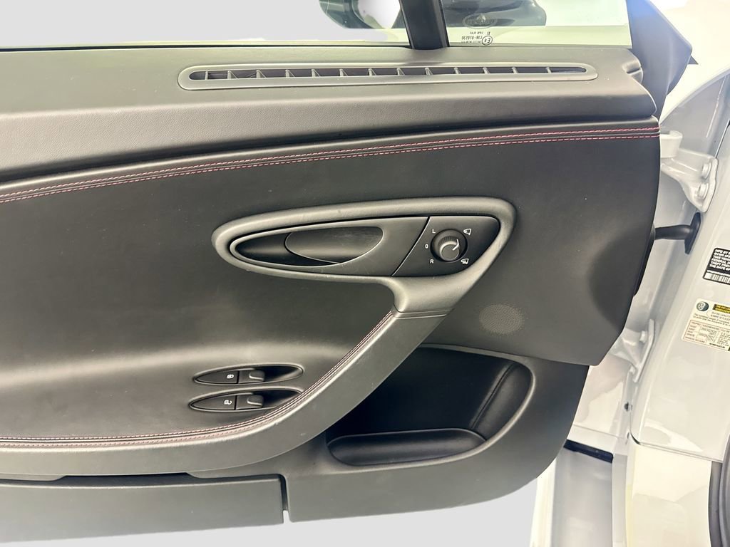 Used 2019 Bugatti Chiron image 18