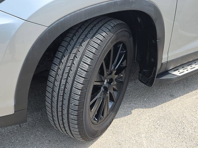 Used 2019 Toyota Highlander SE FWD image 34