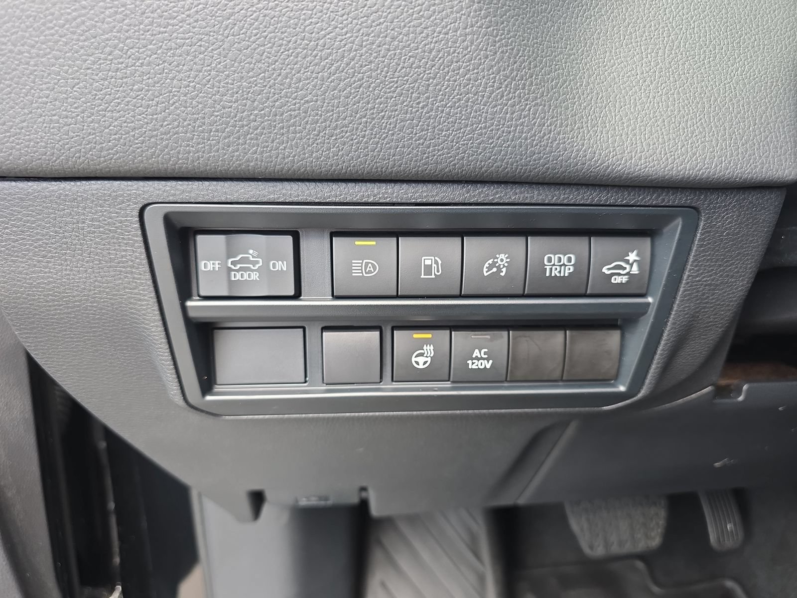 Used 2024 Toyota Tundra Limited AWD/4WD image 25