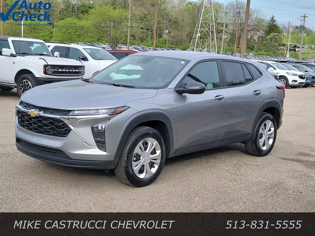 Used 2025 Chevrolet Trax LS w/ Driver Confidence Package