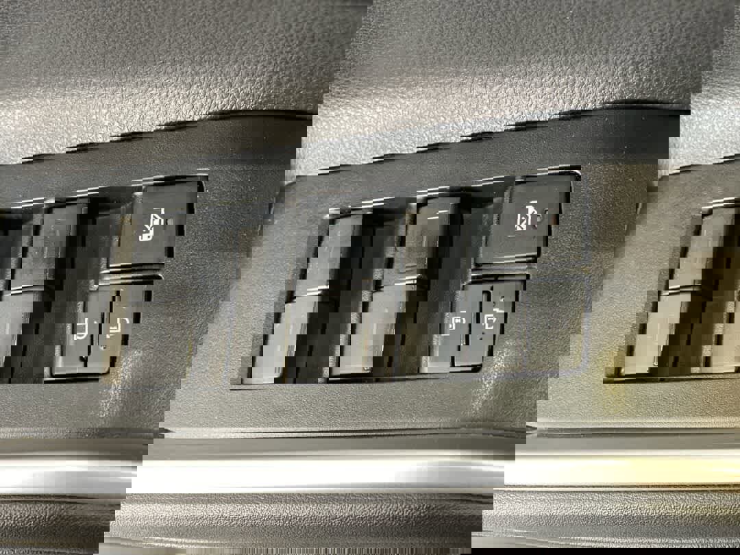 Used 2020 Toyota Highlander XLE image 16