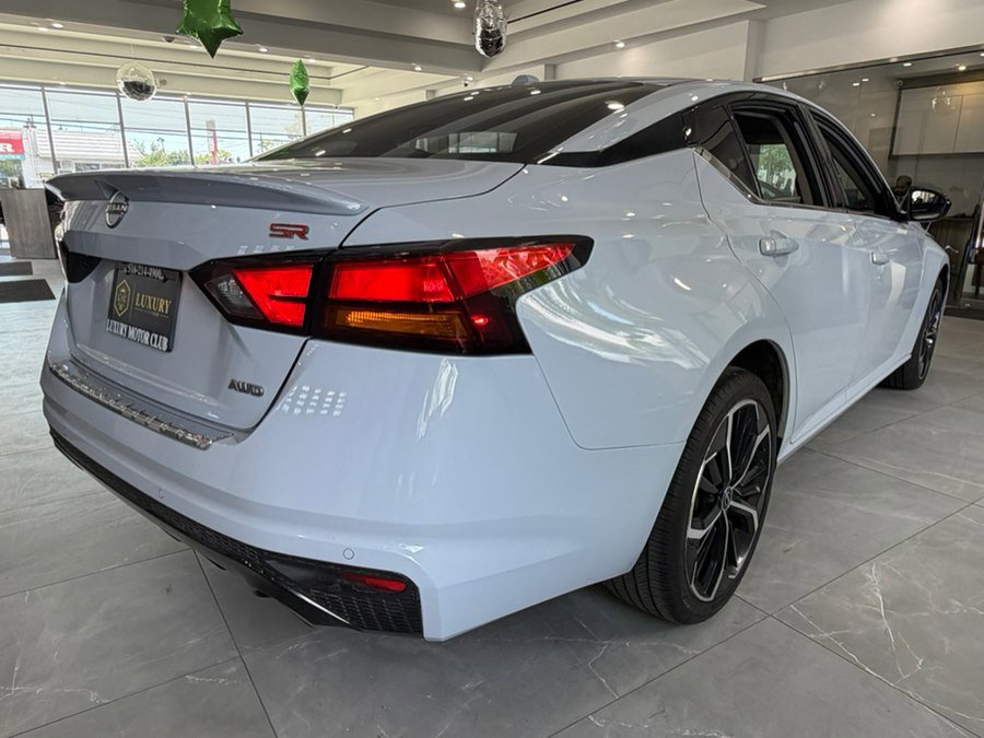 Used 2023 Nissan Altima 2.5 SR AWD/4WD image 8