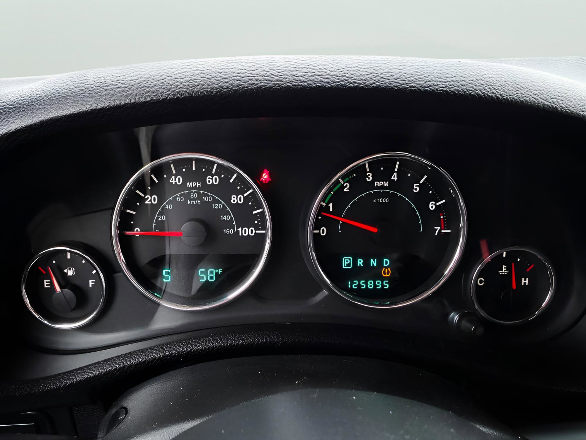 Used 2014 Jeep Wrangler Rubicon w/ Power Convenience Group image 19