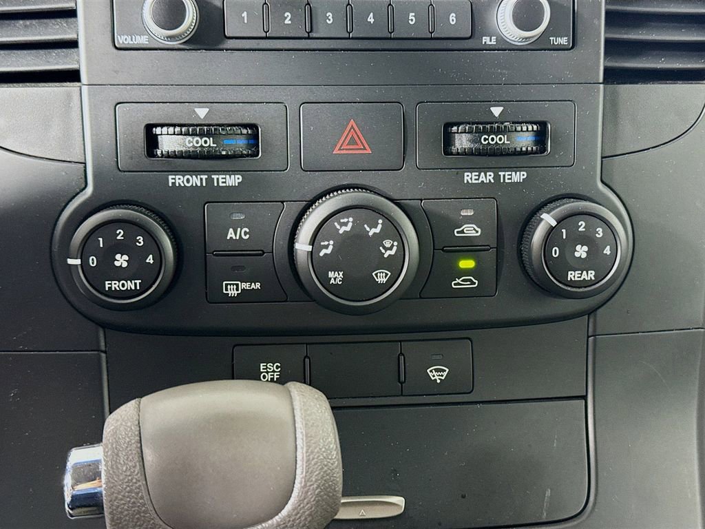 Used 2011 Kia Sedona LX image 12