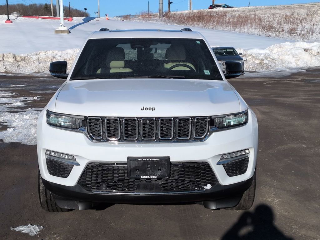 Used 2023 Jeep Grand Cherokee Limited w/ Luxury Tech Group II image 9