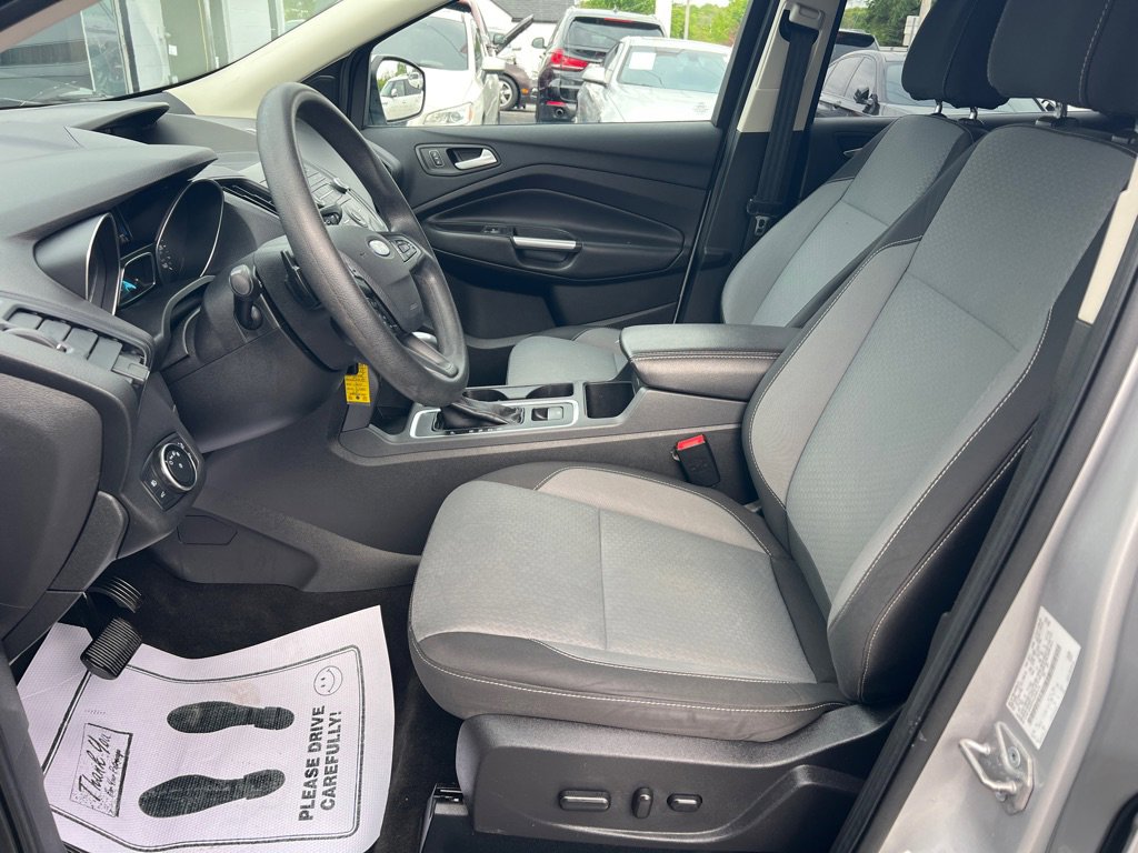 Used 2017 Ford Escape SE w/ SE Cold Weather Package AWD/4WD image 22