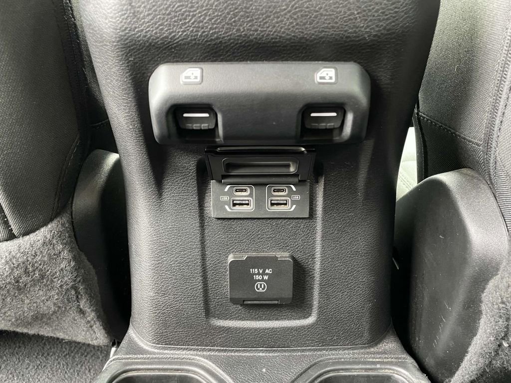 Used 2021 Jeep Wrangler Unlimited Sahara image 4