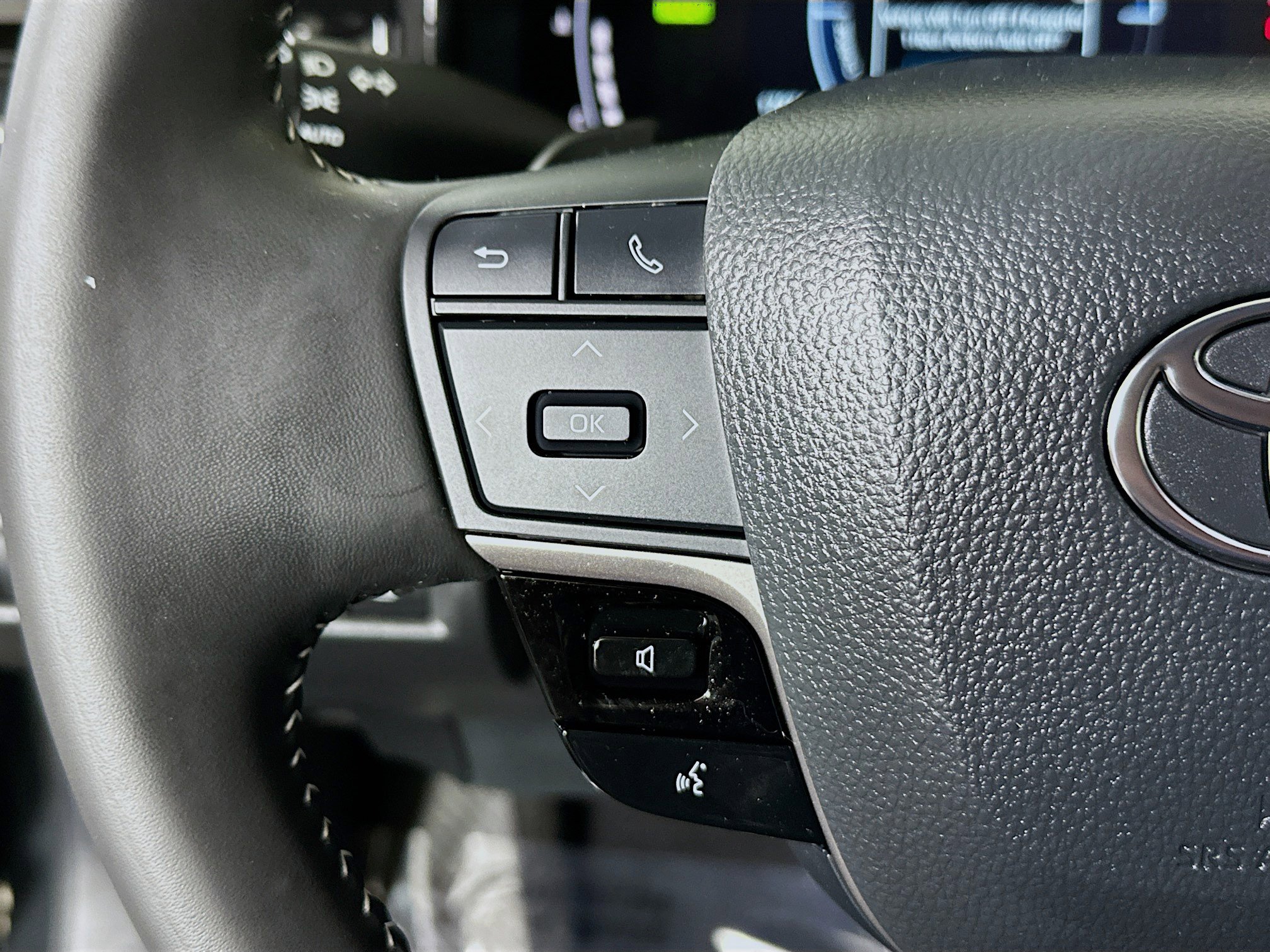 Certified 2025 Toyota Camry SE w/ Convenience Package image 16