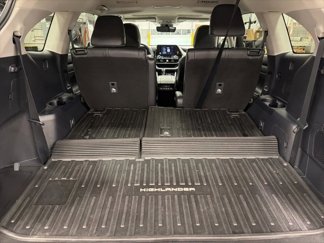 Certified 2024 Toyota Highlander XLE image 96