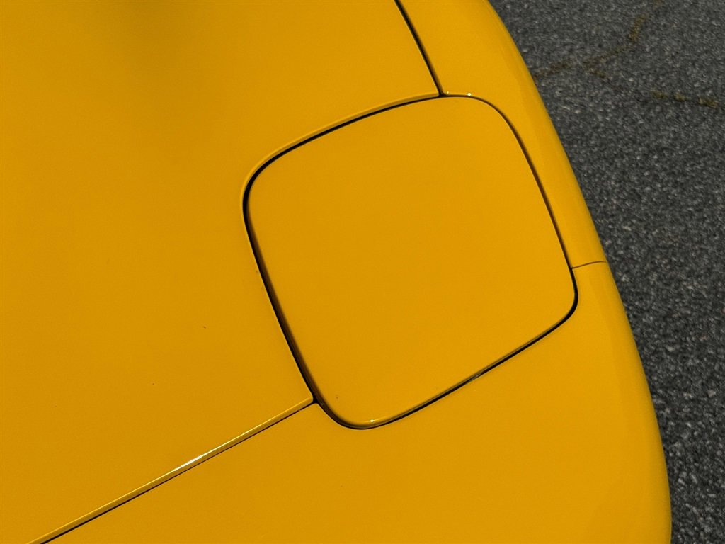 Used 2004 Chevrolet Corvette Convertible w/ Preferred Equipment Group RWD image 17