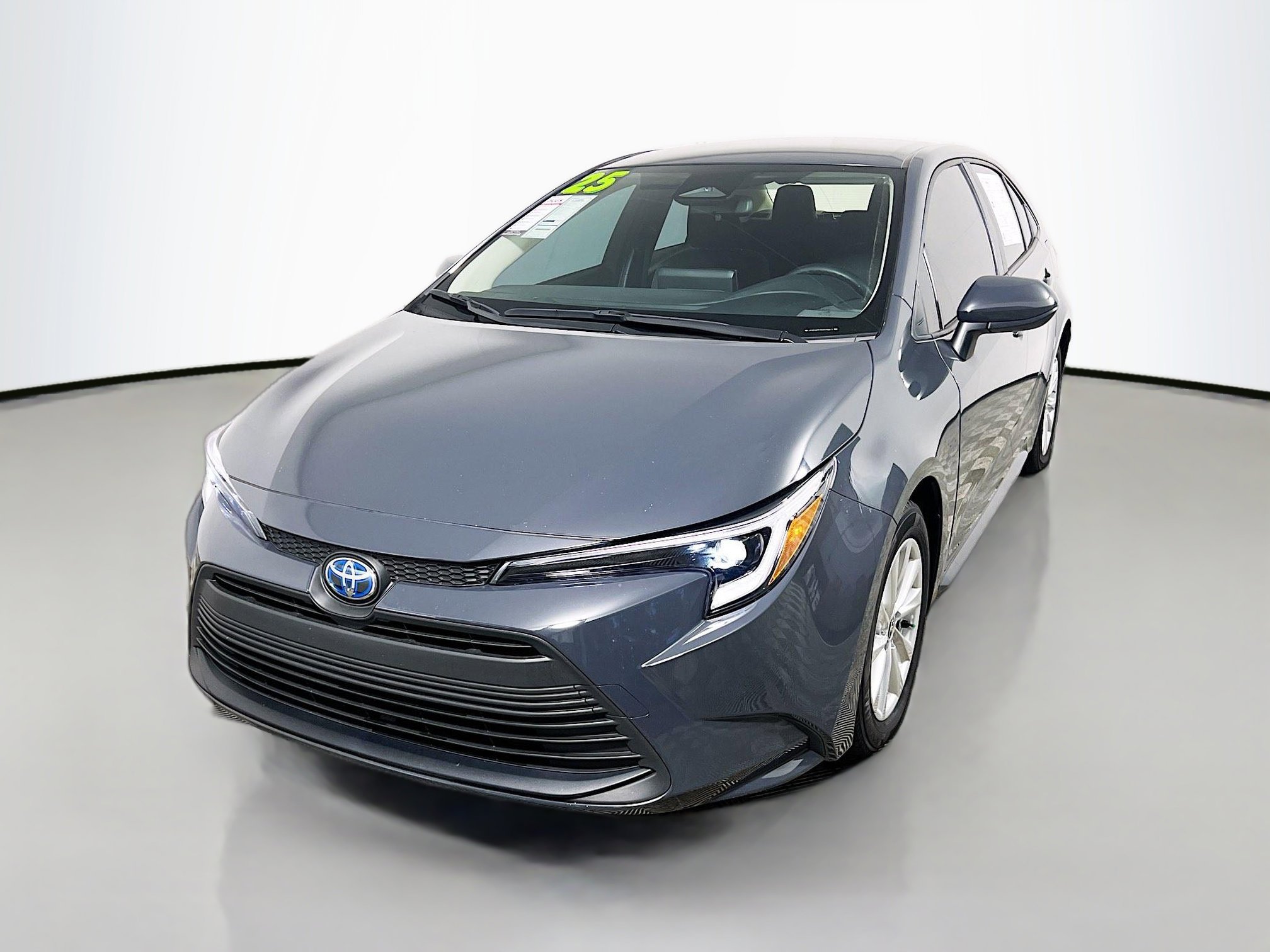 Used 2025 Toyota Corolla LE w/ LE Premium Package image 10