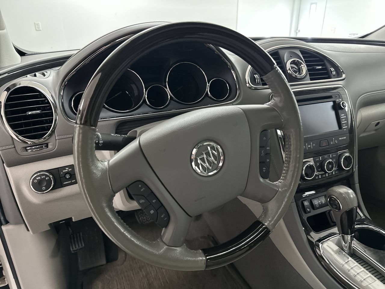 Used 2015 Buick Enclave Premium w/ Trailering Package AWD/4WD image 16