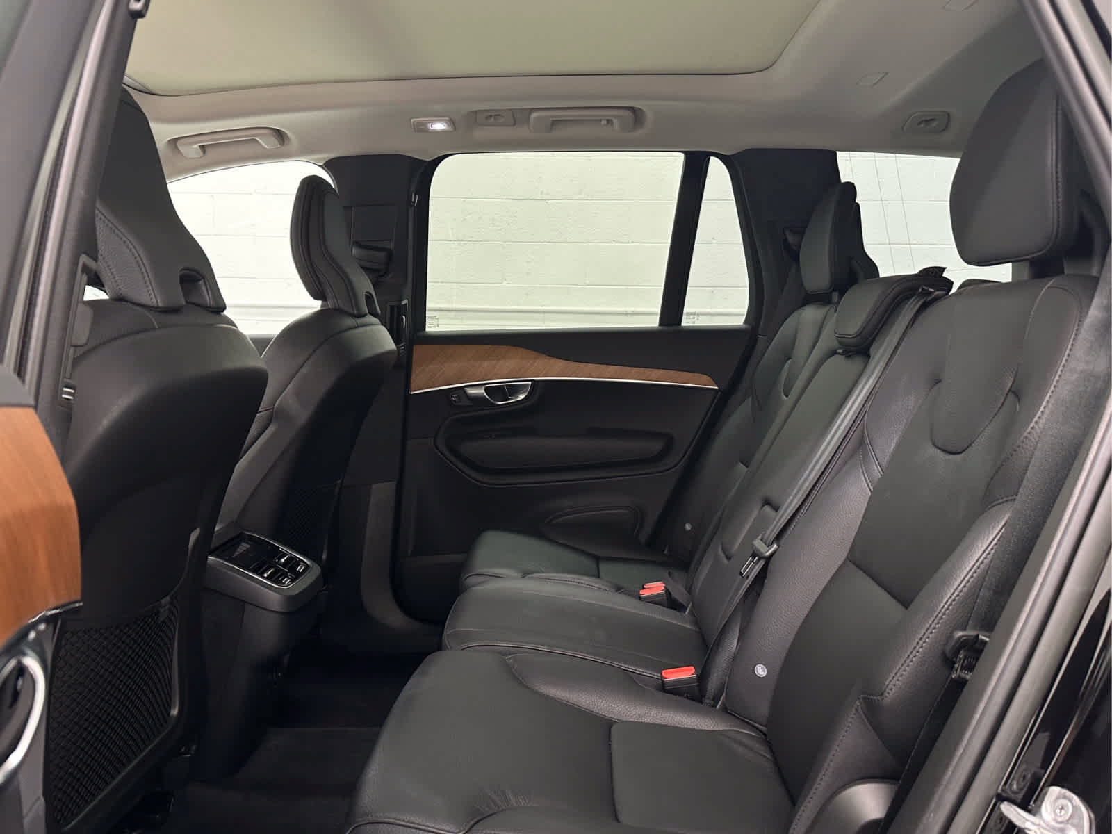 Used 2023 Volvo XC90 B6 Core w/ Protection Package Premier AWD/4WD image 15