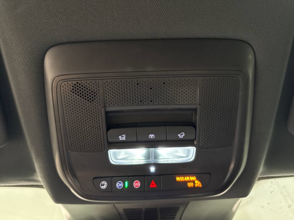 Used 2024 Chevrolet Blazer EV LT AWD/4WD image 25