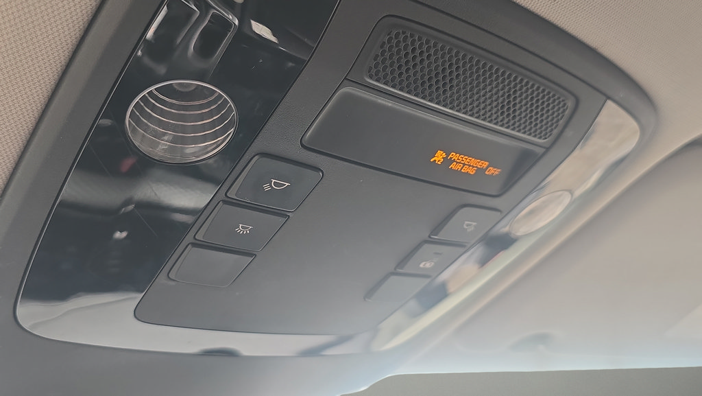 Used 2023 Kia Carnival LX FWD image 25