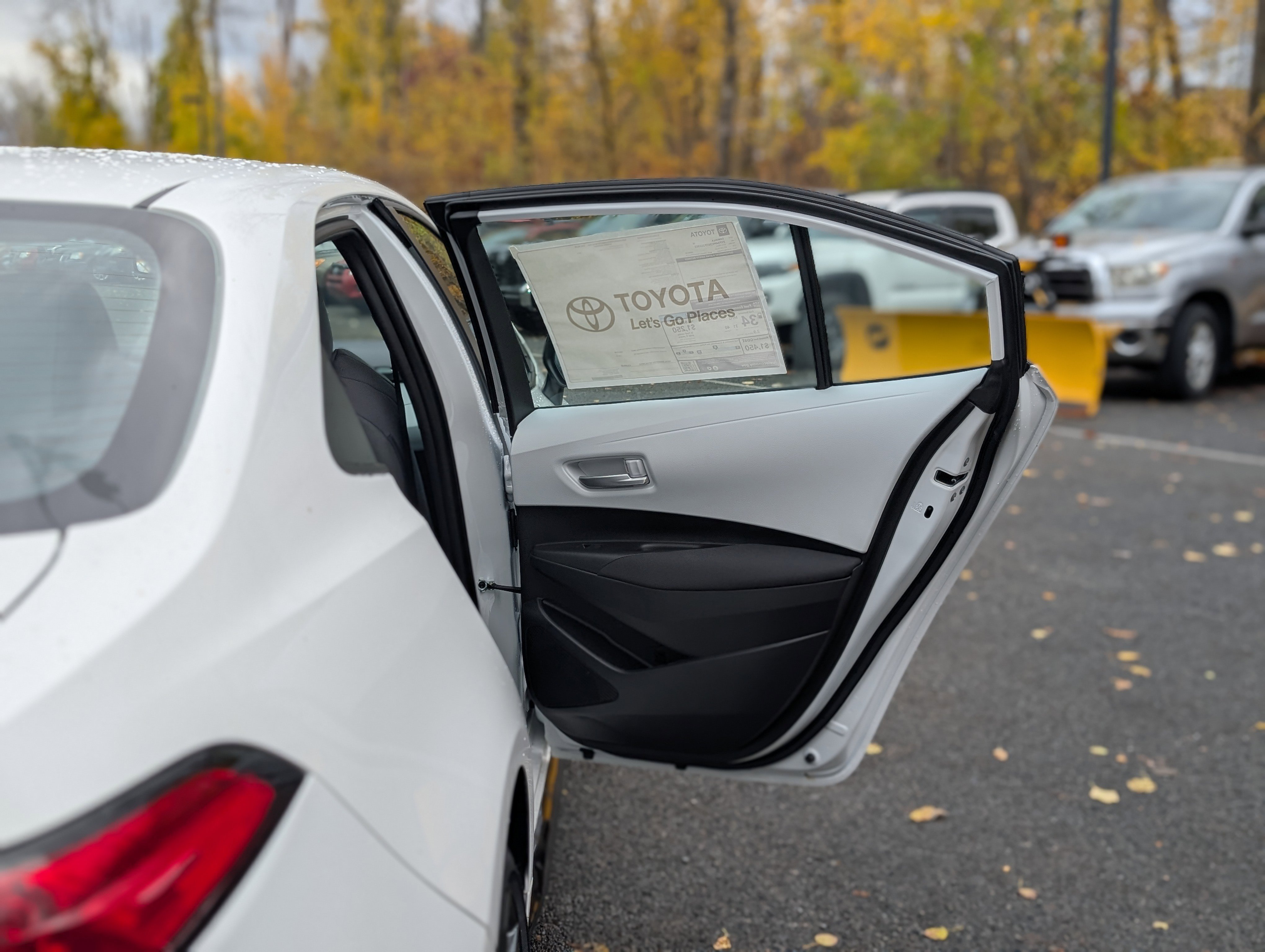 New 2026 Toyota Corolla SE image 30