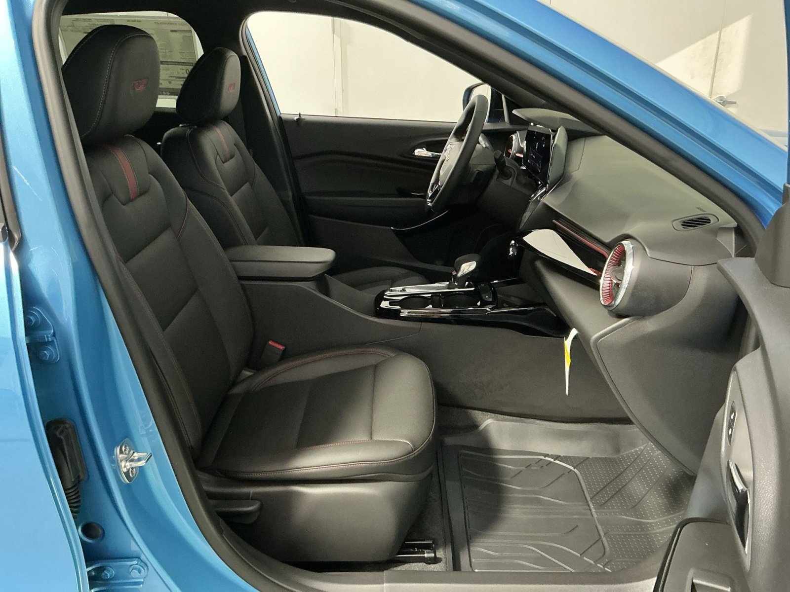 New 2026 Chevrolet Trax RS w/ Sunroof Package image 33