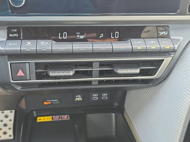 Used 2026 Toyota Camry SE w/ Convenience Package FWD image 24
