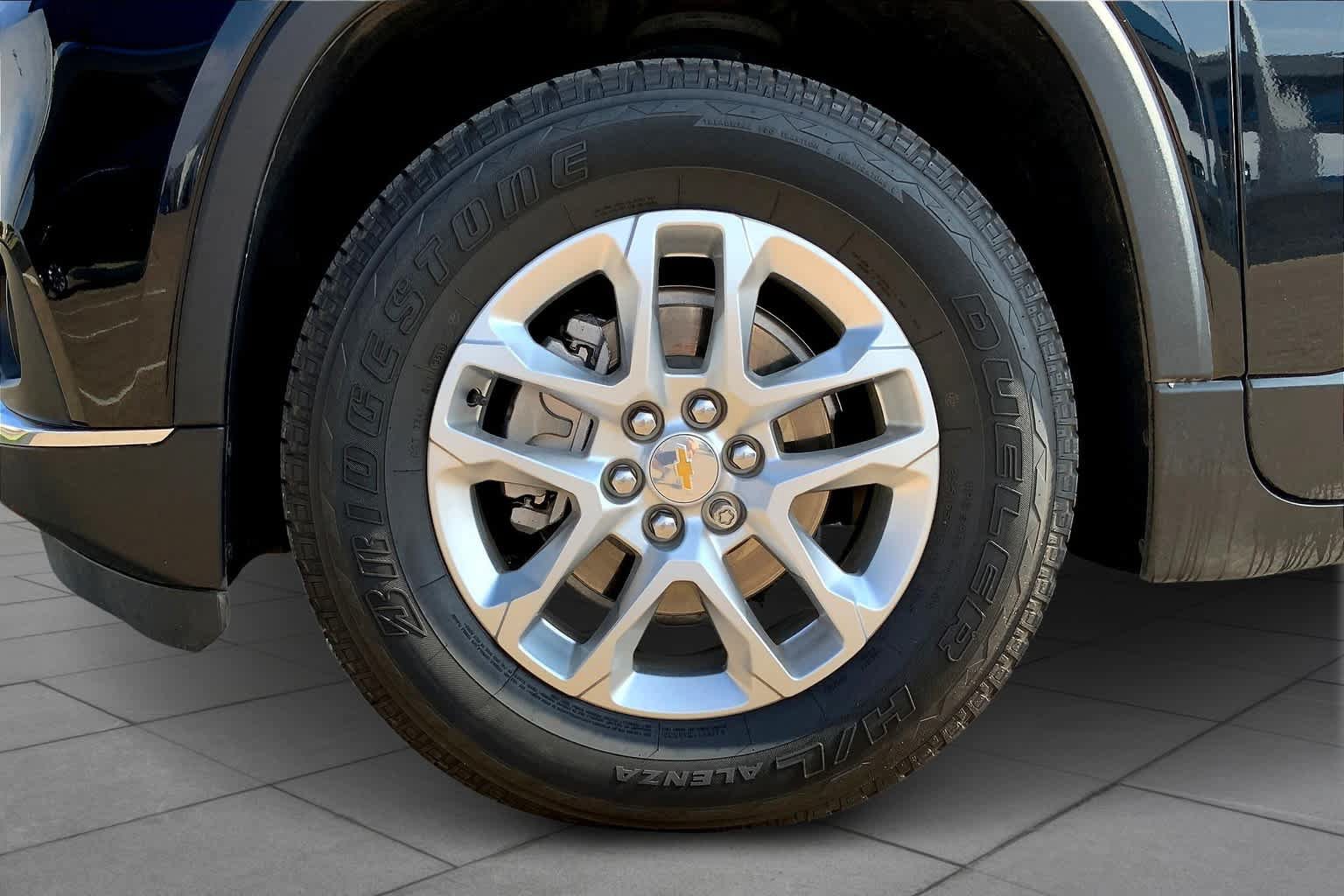 Used 2019 Chevrolet Traverse LT FWD image 10