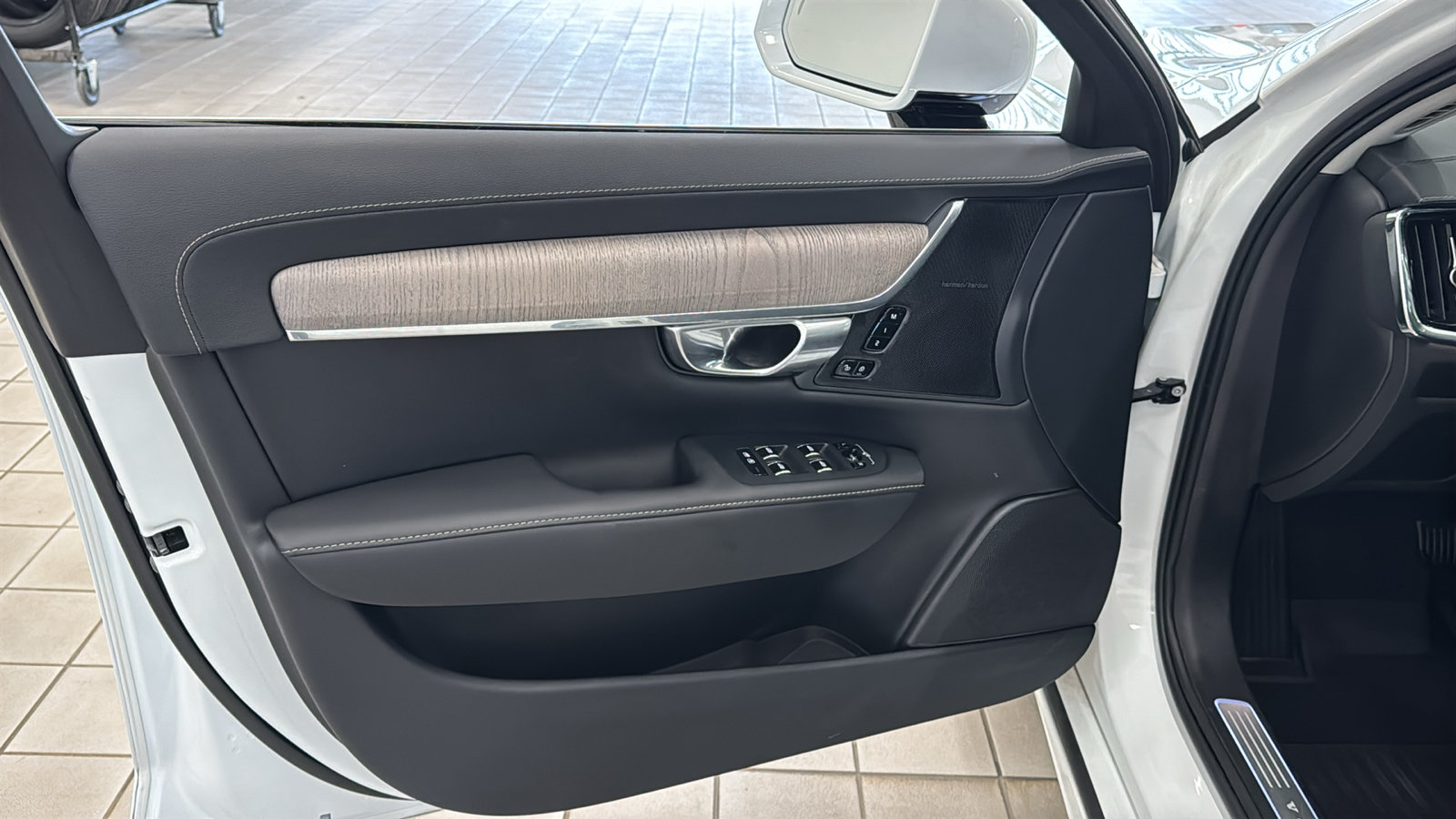 Certified 2023 Volvo S90 B6 Ultimate AWD/4WD image 22