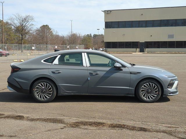 New 2025 Hyundai Sonata SEL image 3